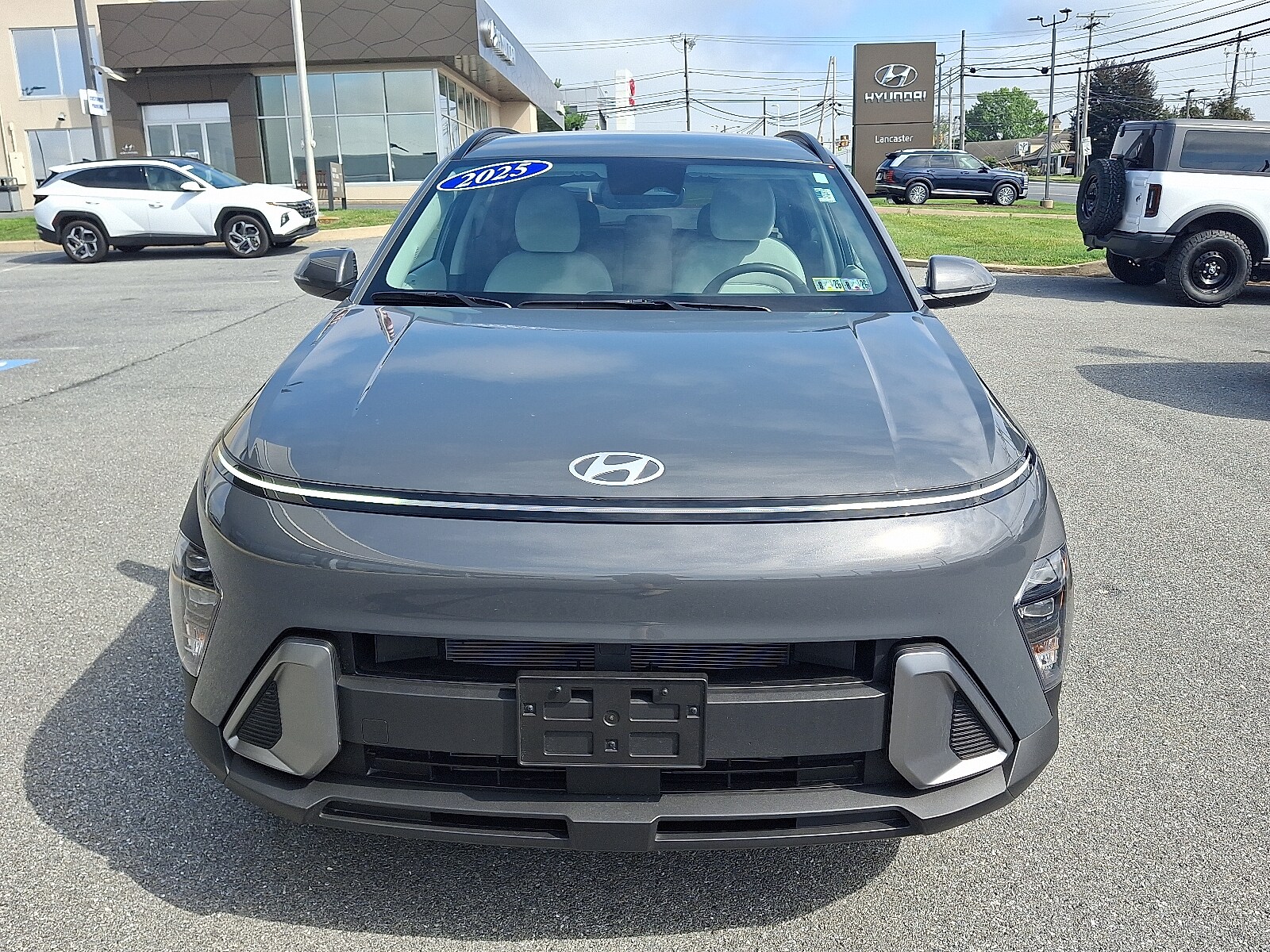 2025 Hyundai Kona SEL photo 2