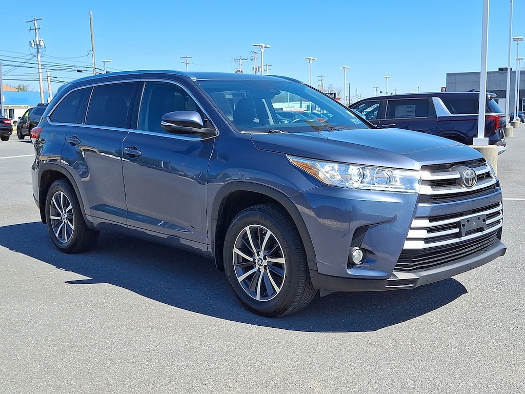 Used 2017 Toyota Highlander XLE V6 SUV
