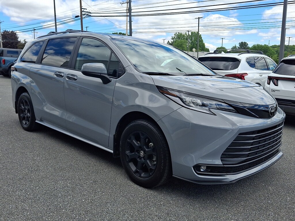 Used 2026 Toyota Sienna Woodland Edition Van Passenger Van