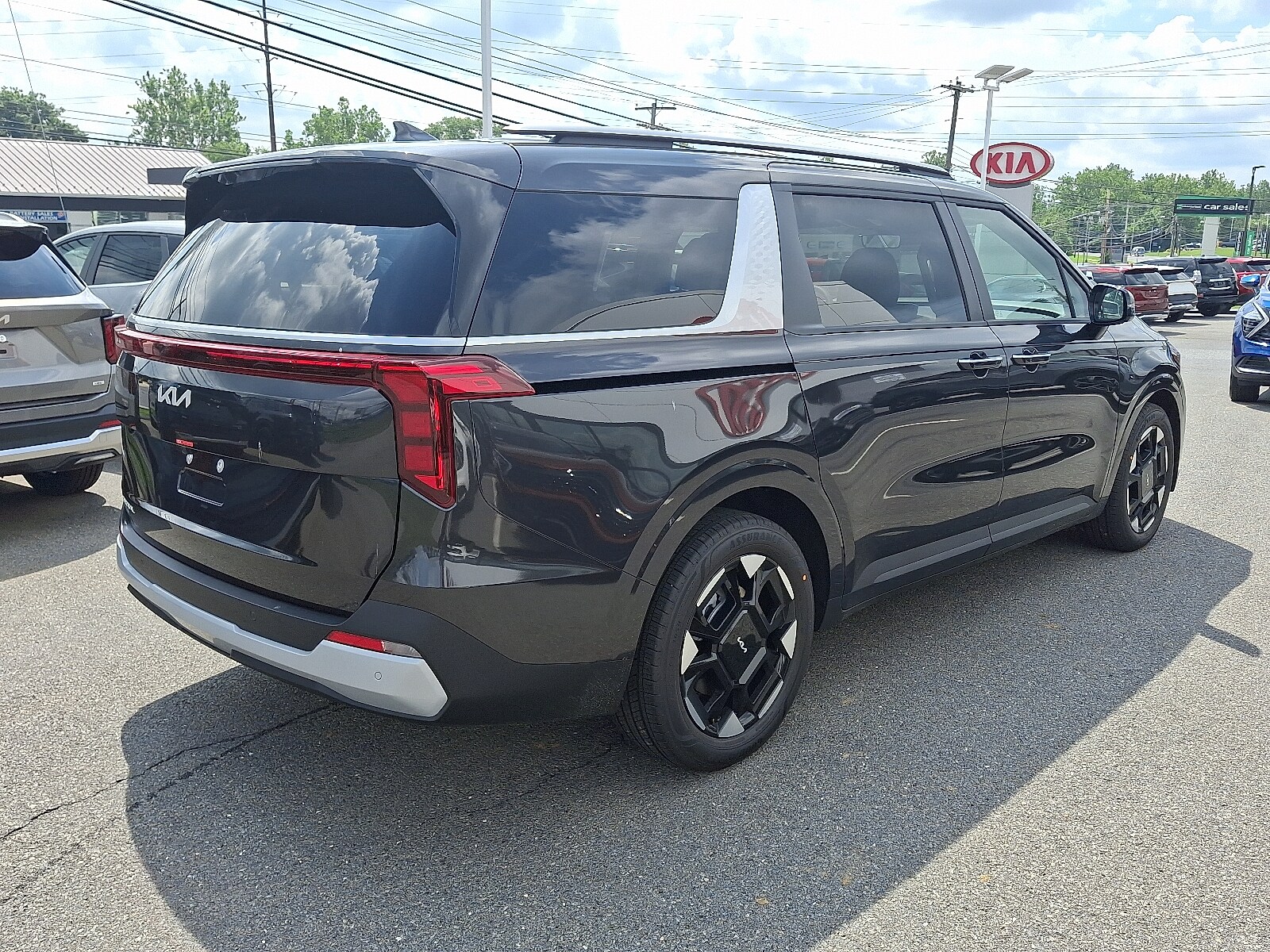 2026 Kia Carnival EX photo 3