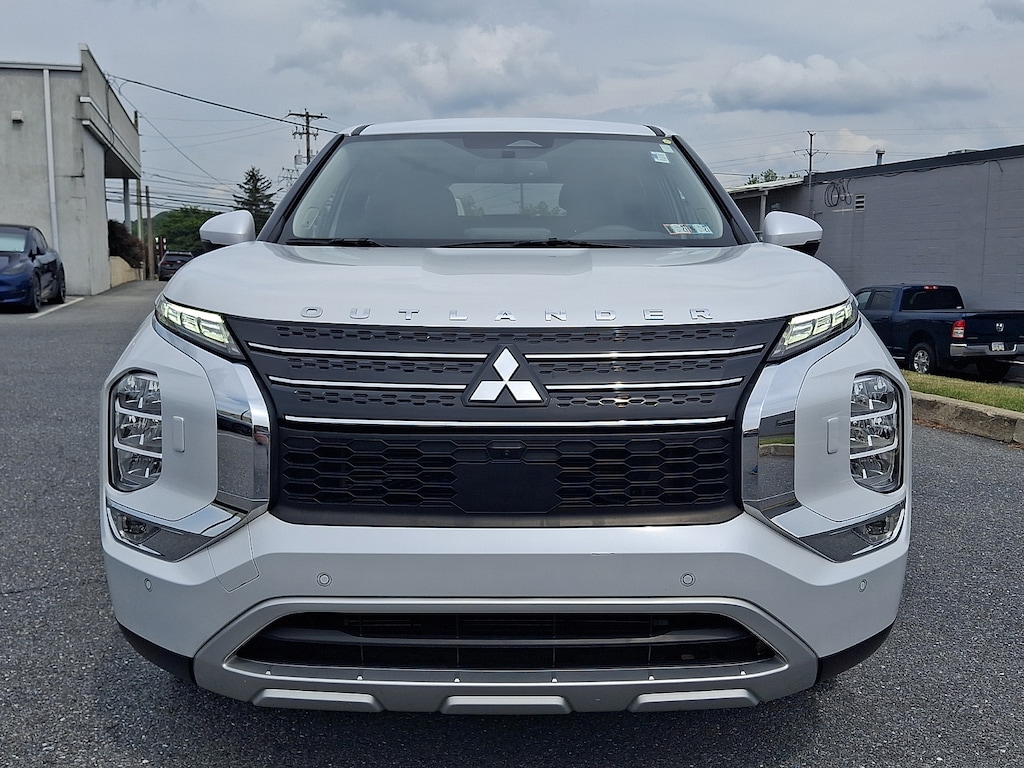 Used 2024 Mitsubishi Outlander SE SUV