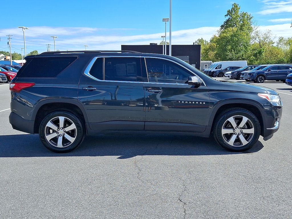 Used 2020 Chevrolet Traverse LT Leather SUV