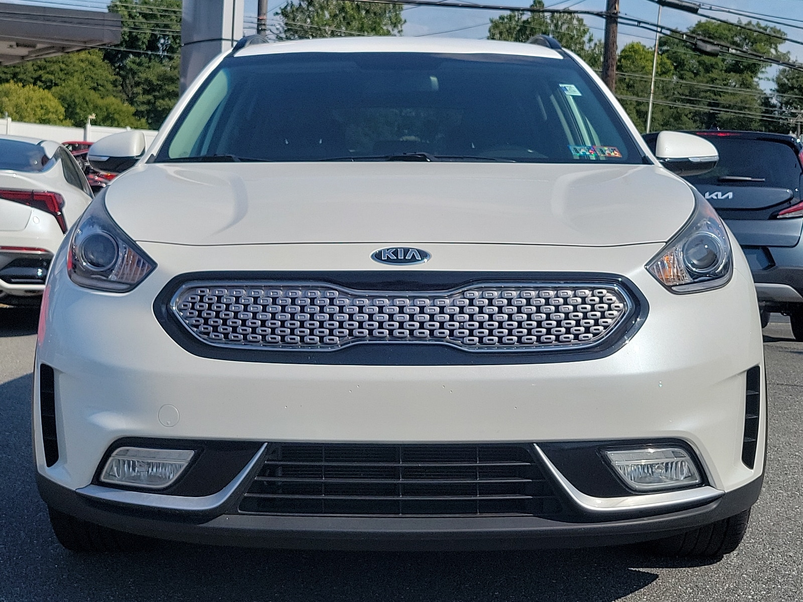 Used 2017 Kia Niro EX with VIN KNDCC3LC1H5077471 for sale in East Petersburg, PA