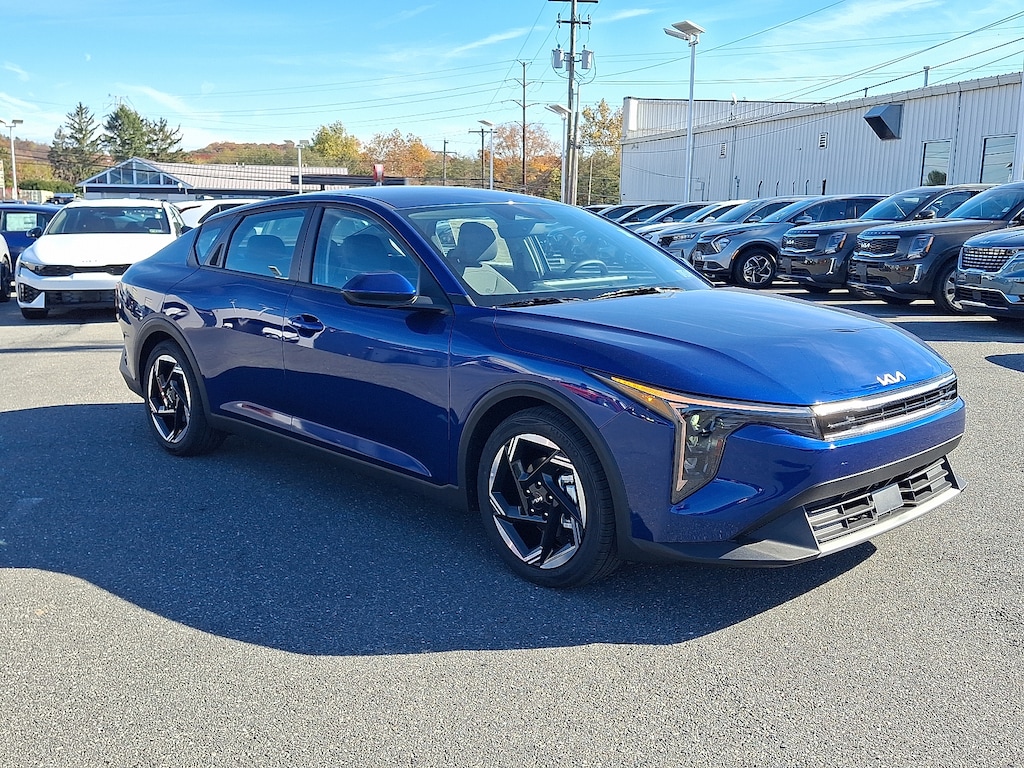 New 2025 Kia K4 EX Sedan