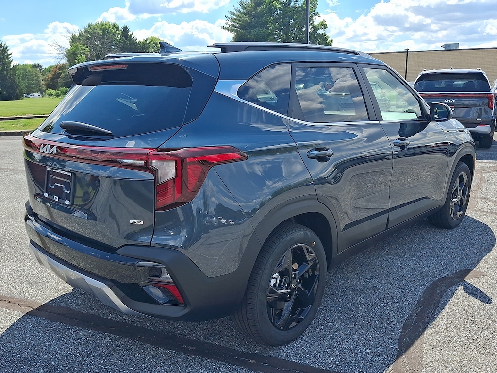 New 2026 Kia Seltos EX SUV