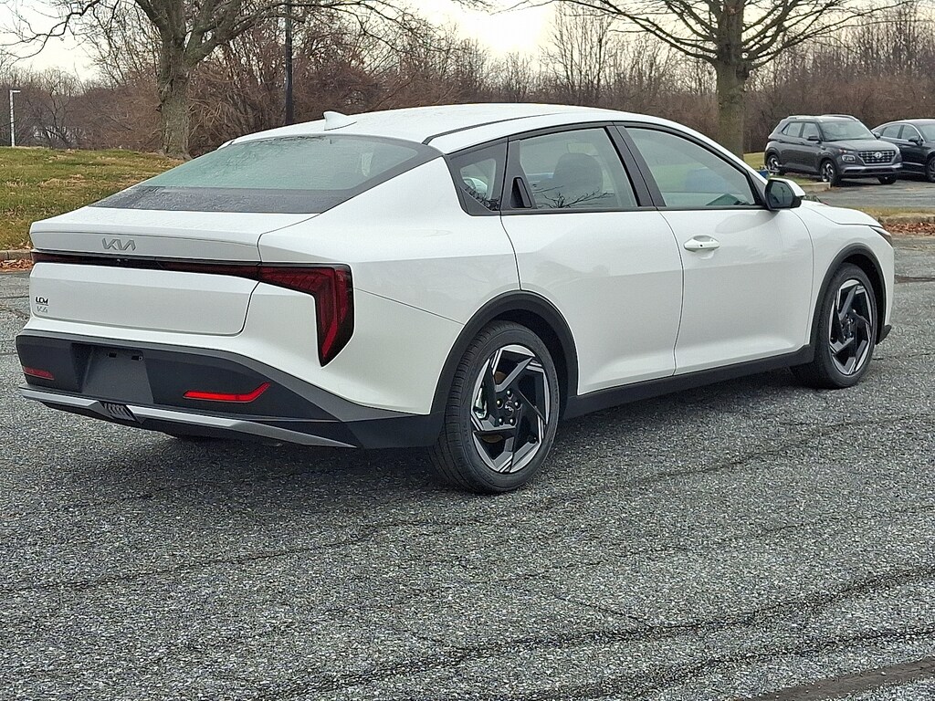 New 2025 Kia K4 EX Sedan