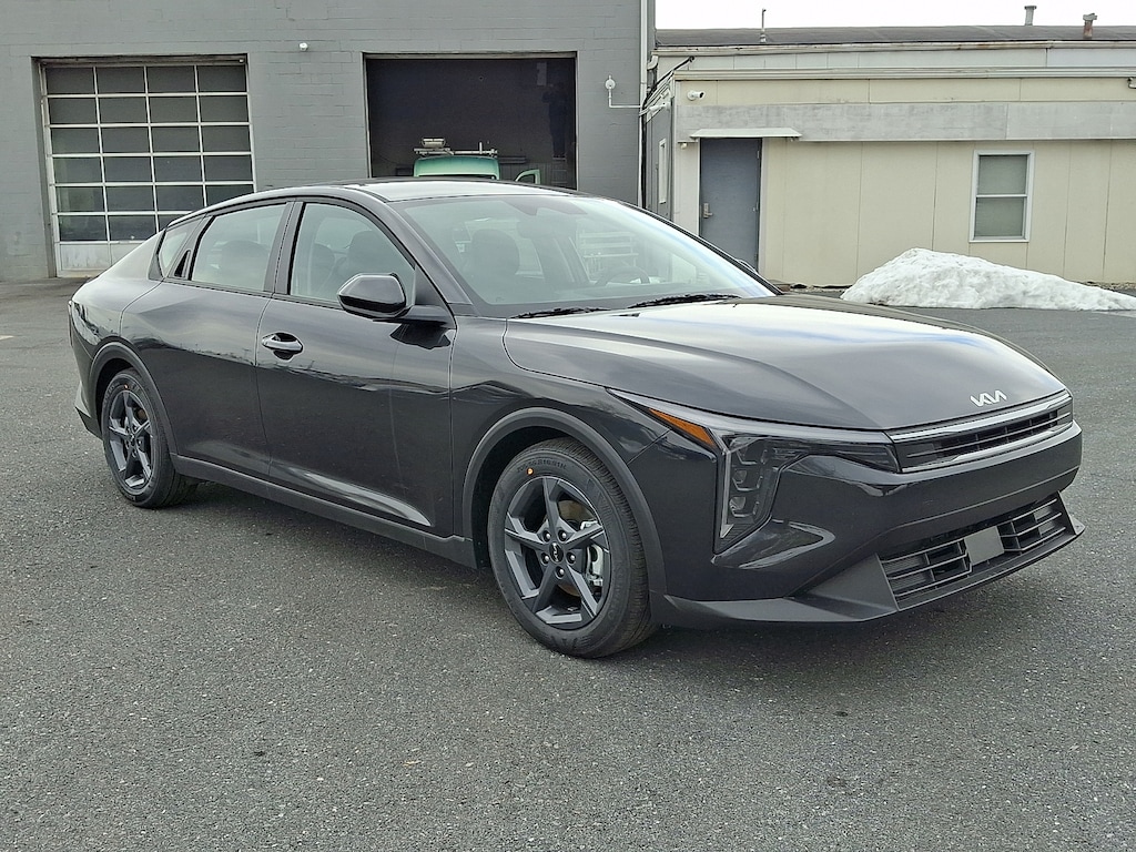 New 2026 Kia K4 LXS Sedan