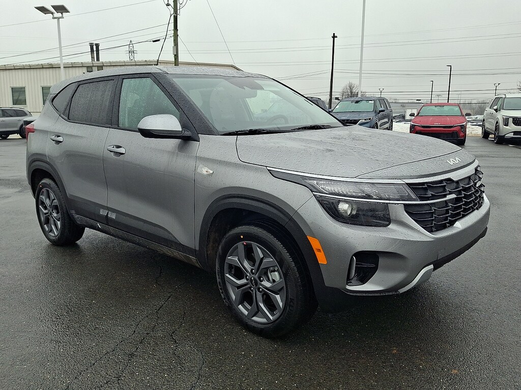 New 2026 Kia Seltos LX SUV