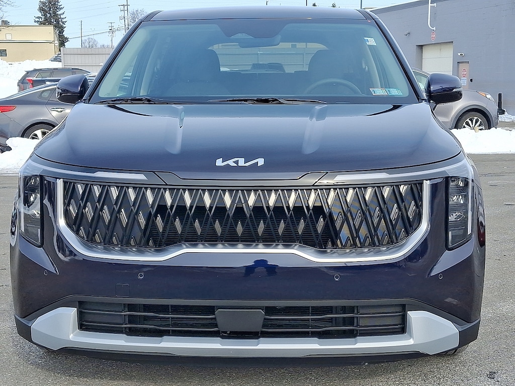 New 2026 Kia Carnival LX Van Passenger Van