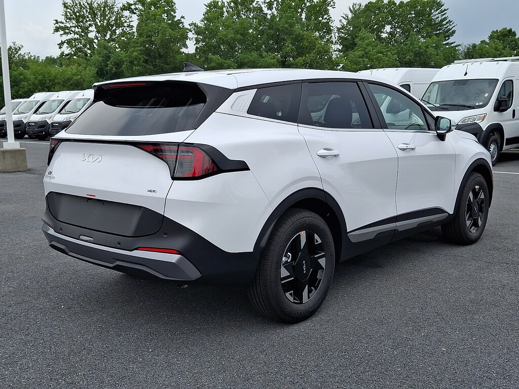 New 2026 Kia Sportage LX SUV