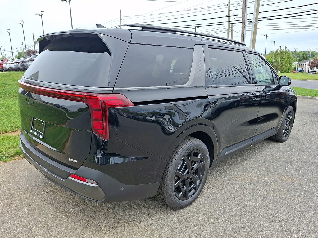 New 2026 Kia Carnival Hybrid SX Van Passenger Van