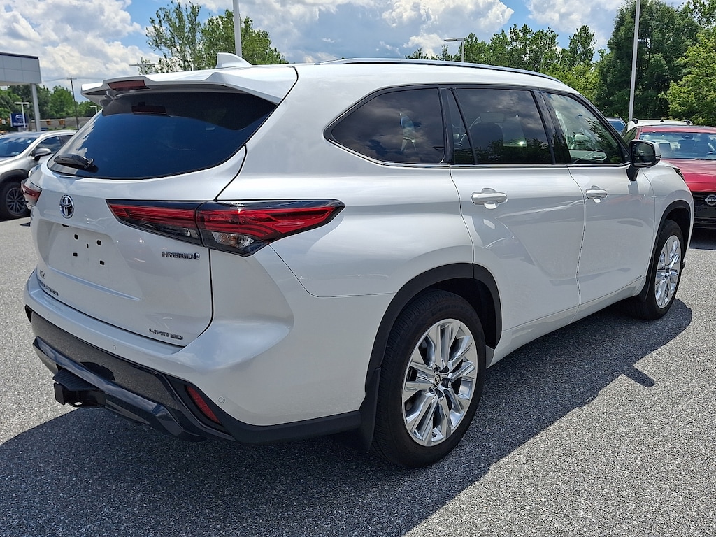 Used 2023 Toyota Highlander Hybrid Limited SUV