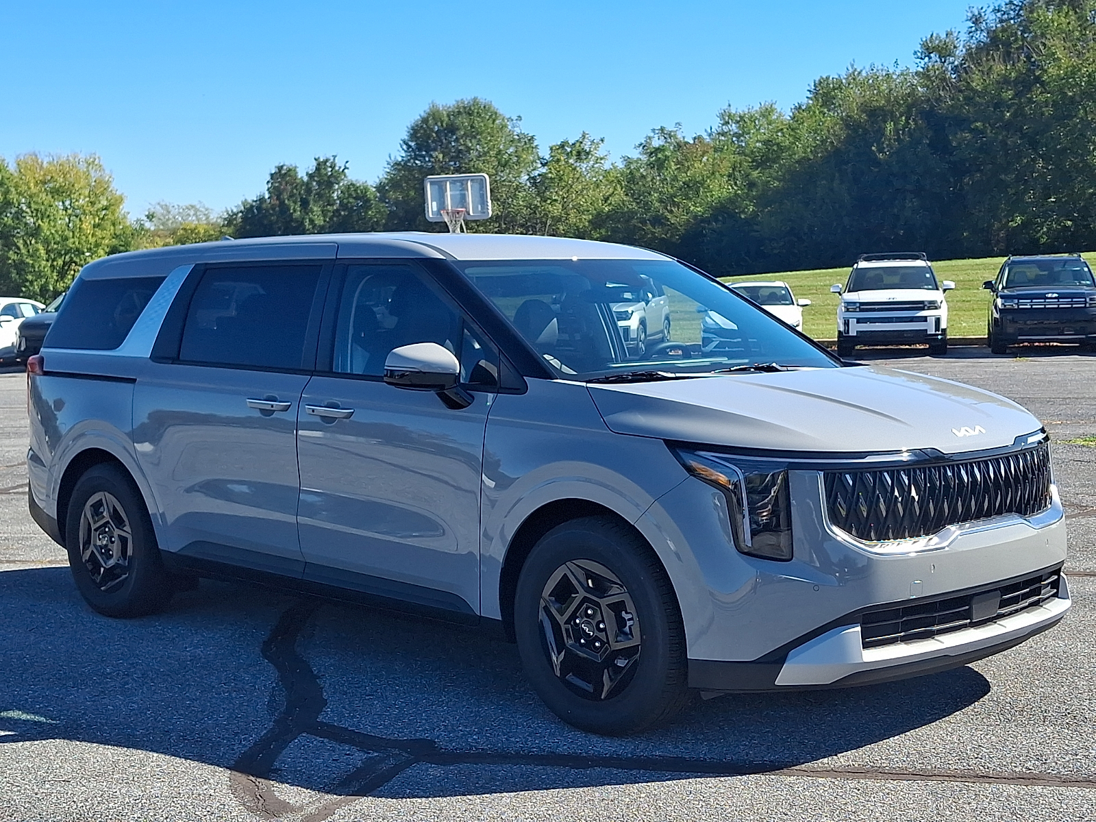 New 2027 Kia Carnival LXS Van Passenger Van