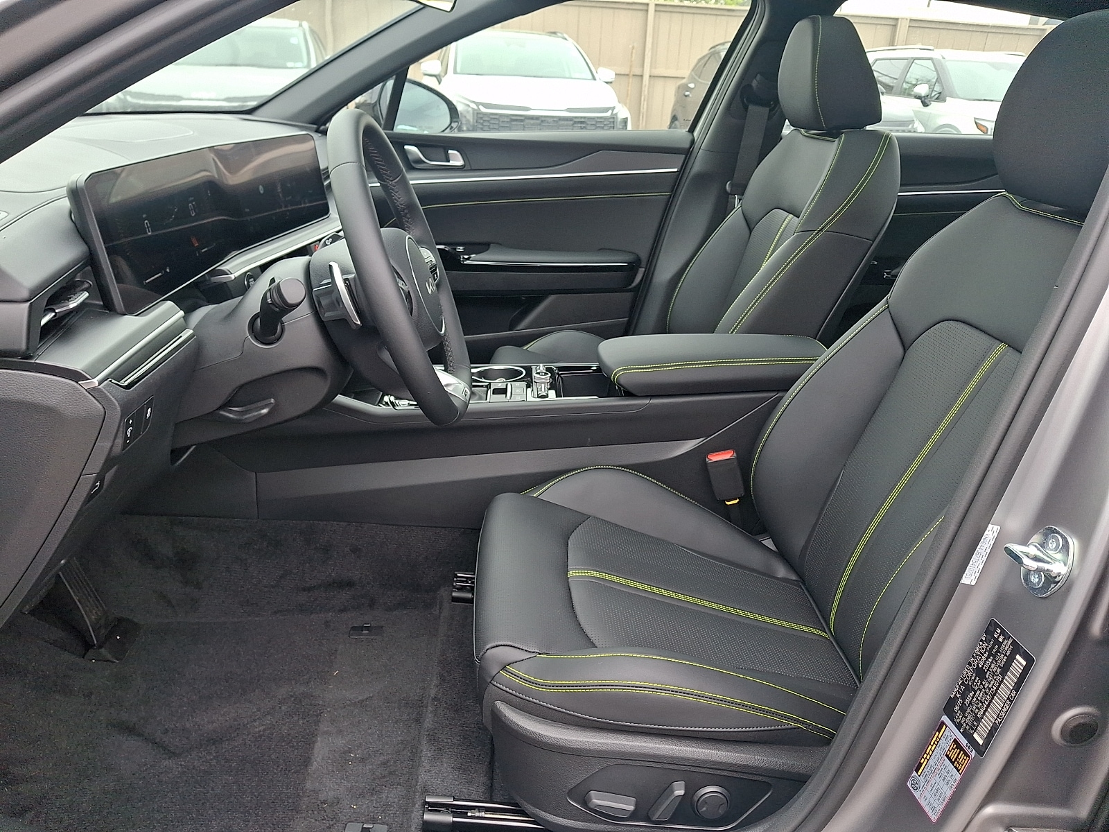 2026 Kia K5 GT - Photo 9