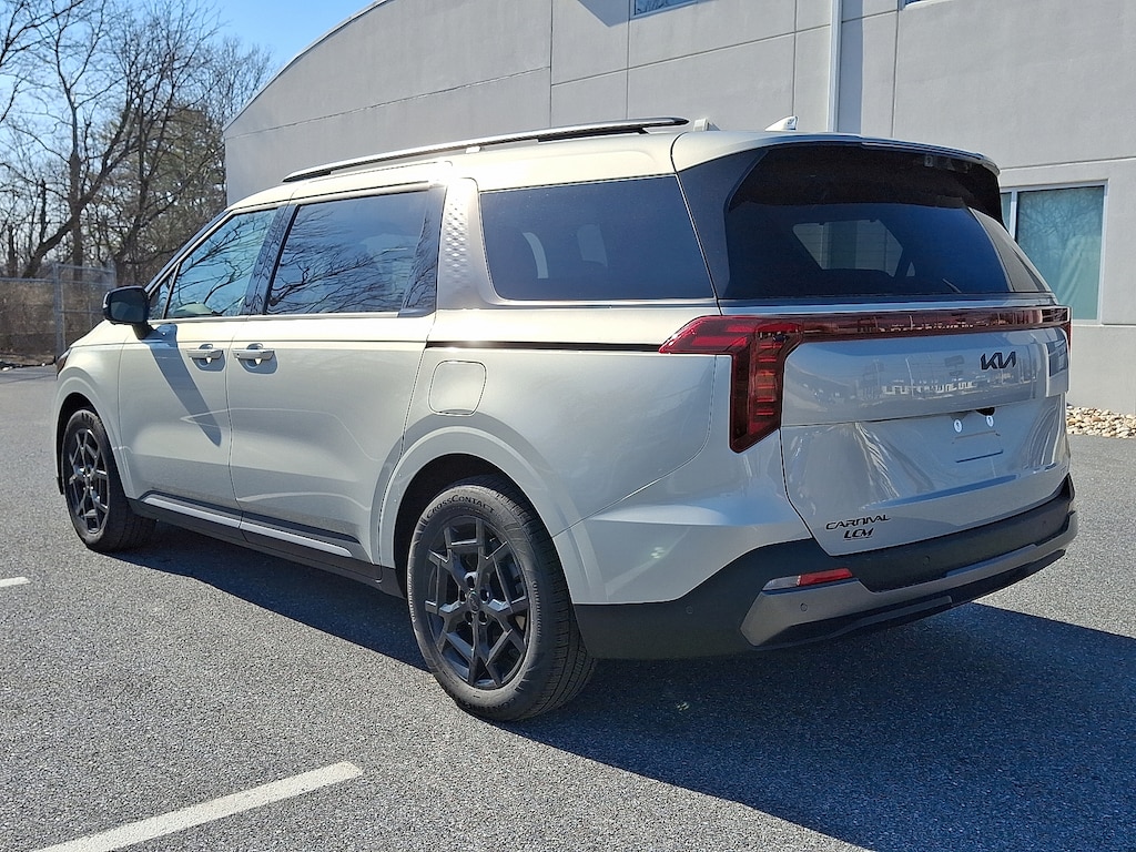 New 2026 Kia Carnival Hybrid SX Van Passenger Van