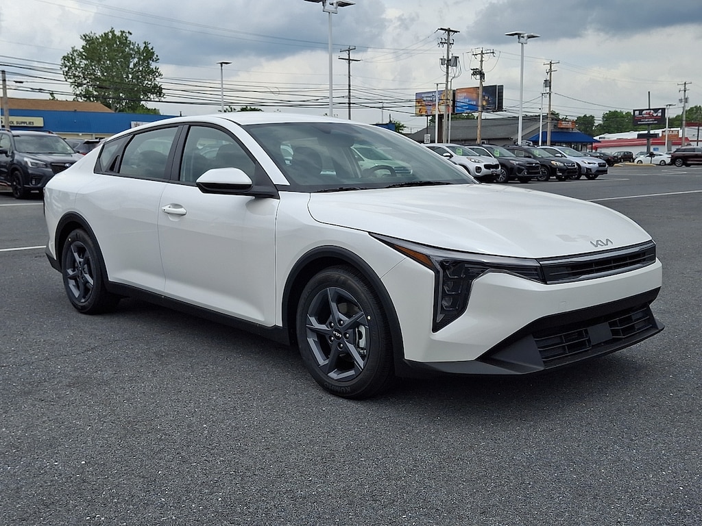 New 2026 Kia K4 LXS Sedan