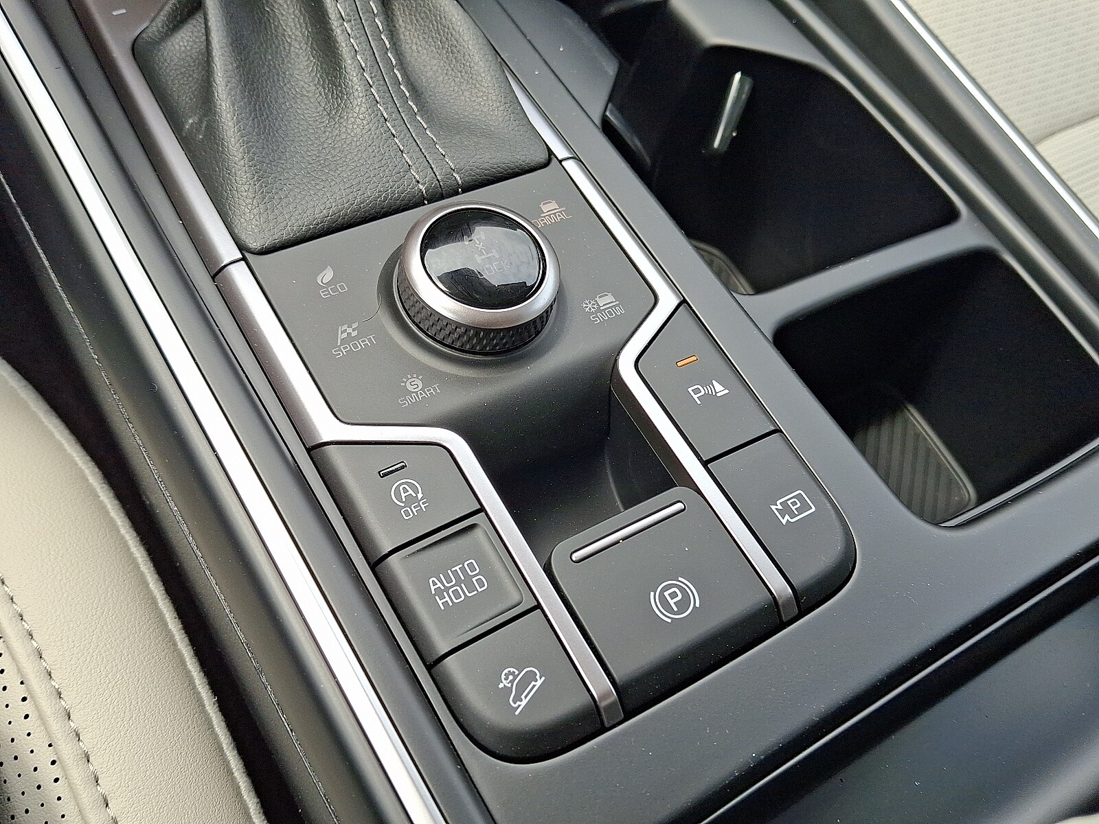 2025 Kia Sorento S - Photo 15