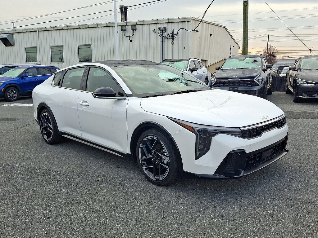 New 2025 Kia K4 GT-Line Sedan