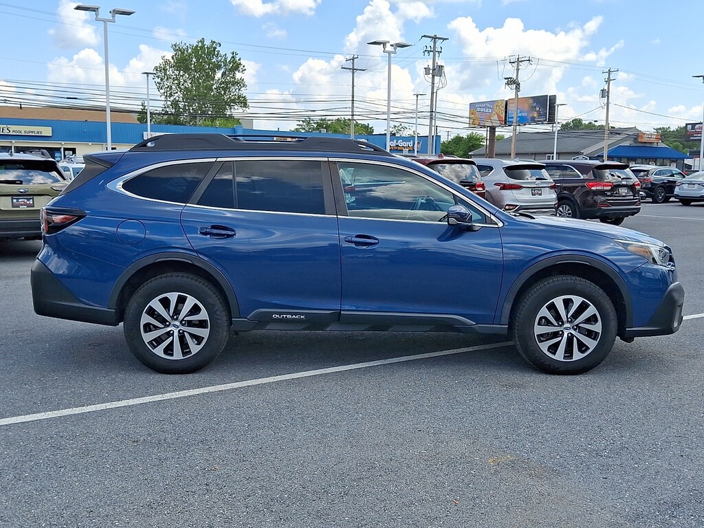 Used 2022 Subaru Outback Premium SUV