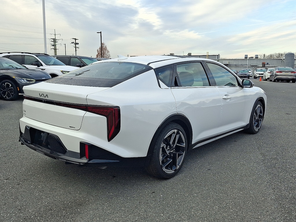 New 2025 Kia K4 GT-Line Sedan
