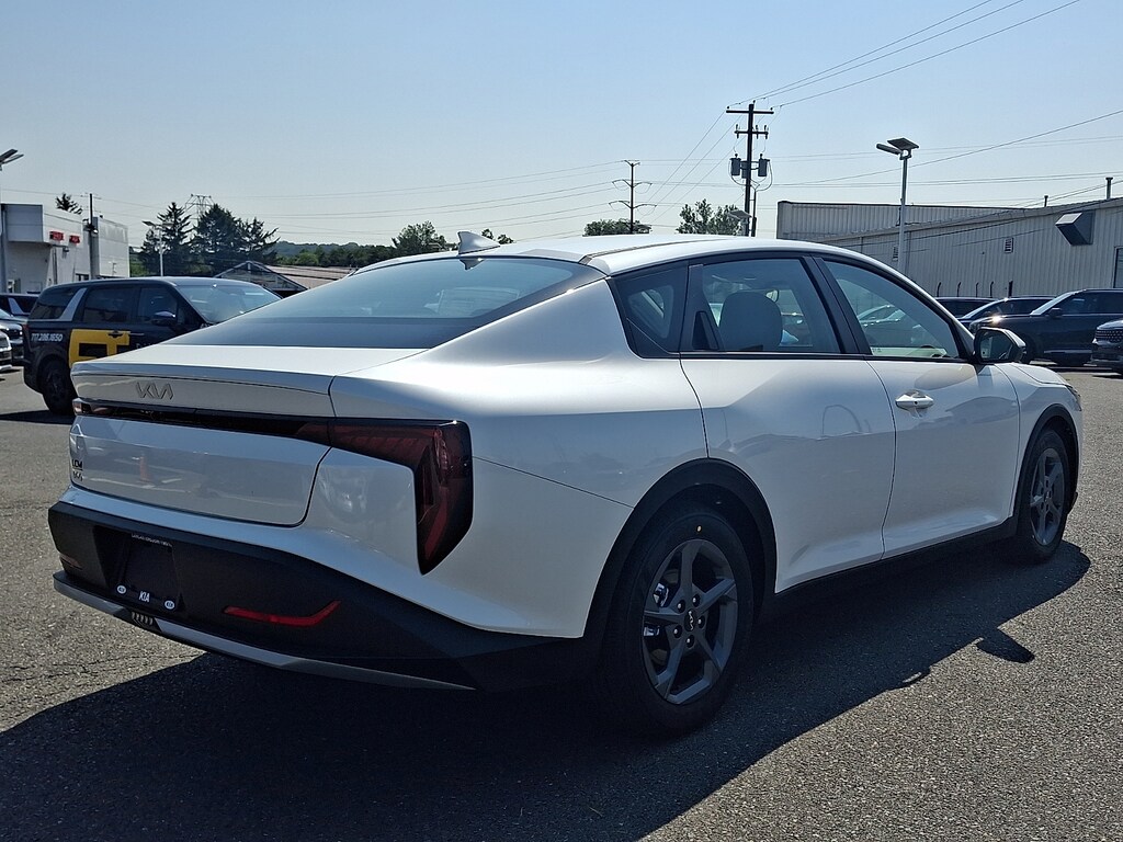 New 2026 Kia K4 LX Sedan