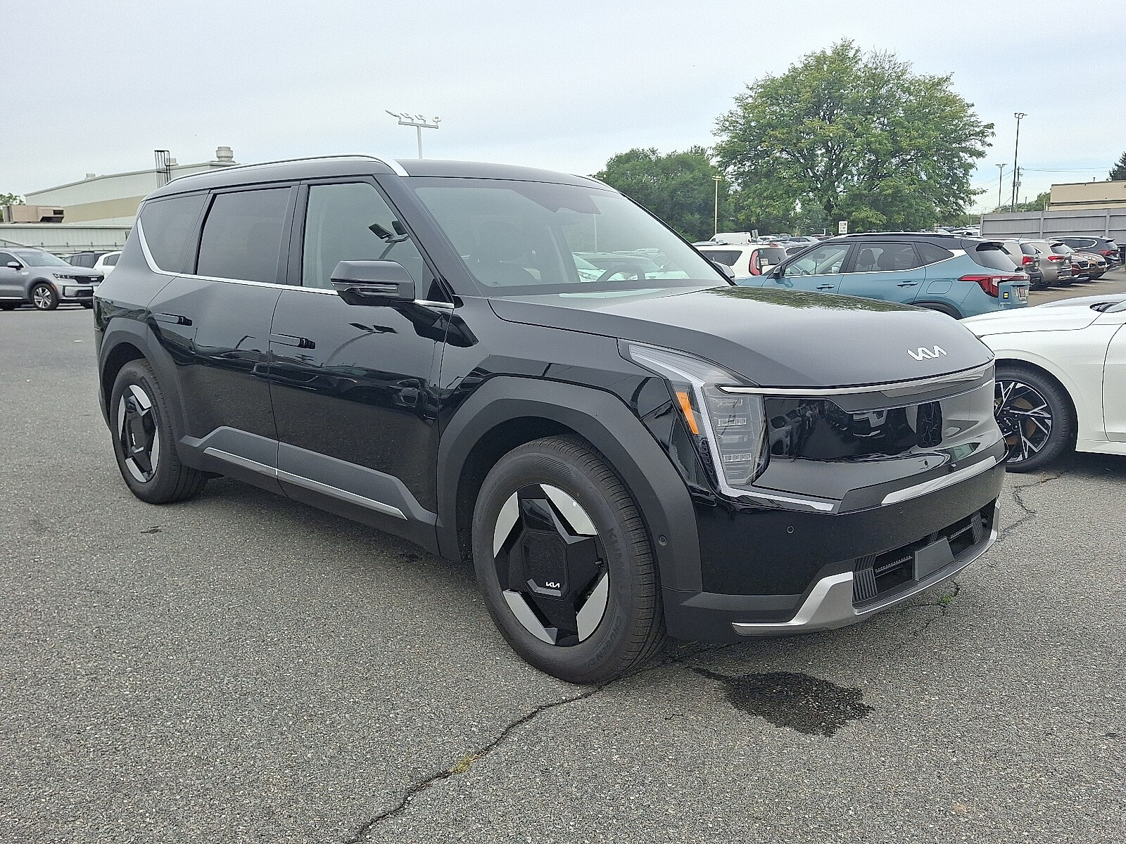 2026 Kia EV9 Wind photo 2