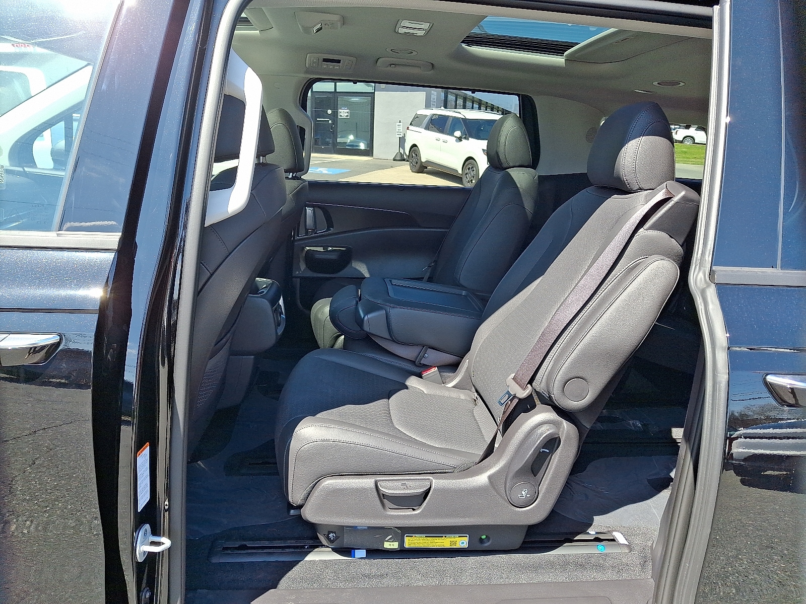 2025 Kia Carnival SX Prestige - Photo 6