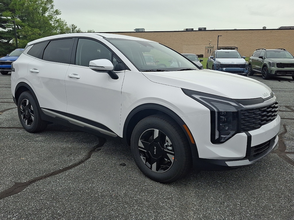 New 2026 Kia Sportage LX SUV