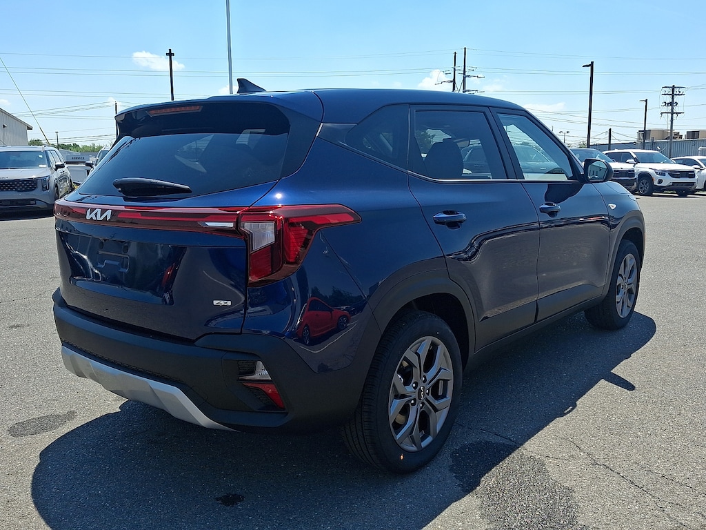 New 2026 Kia Seltos LX SUV