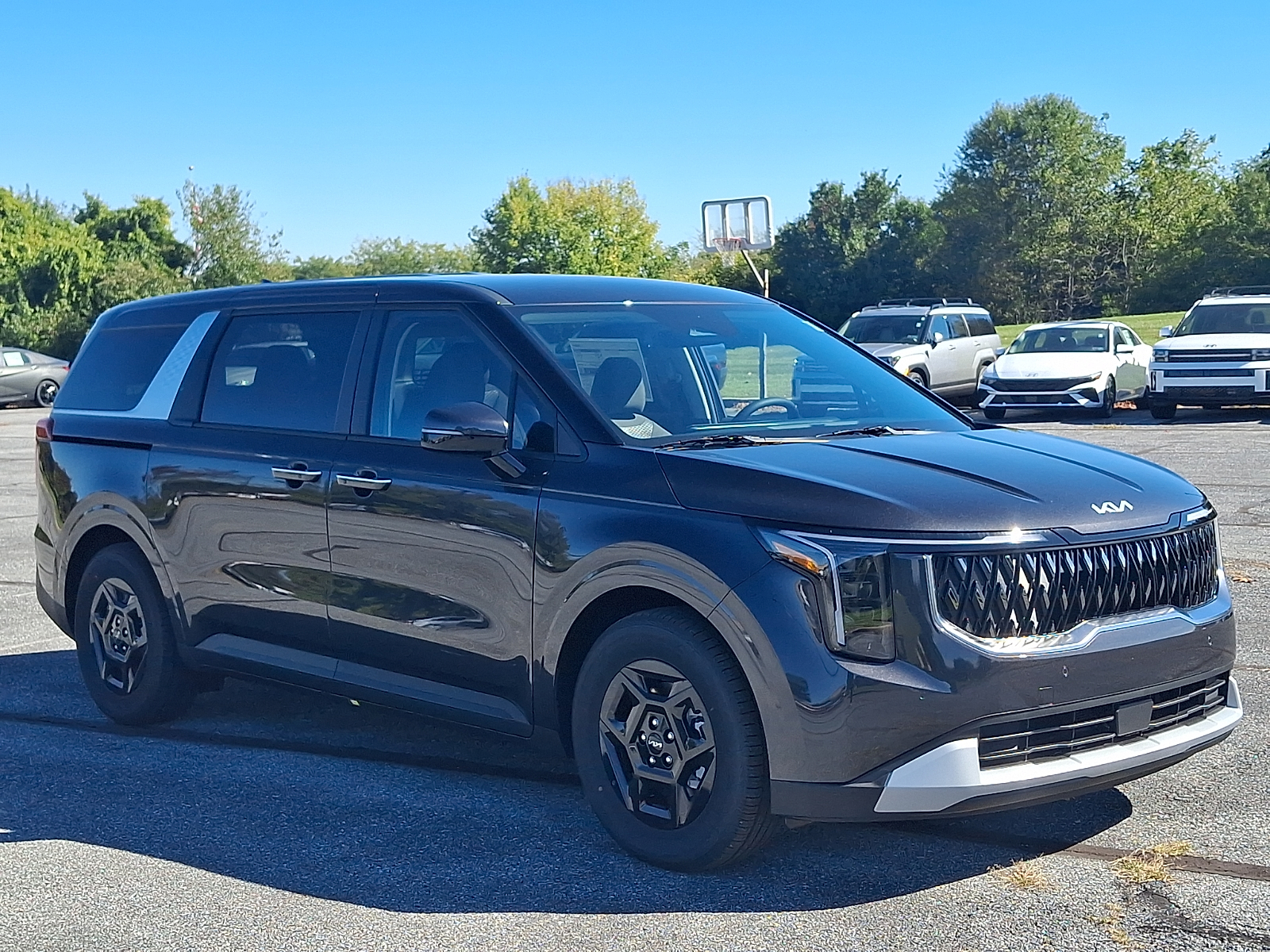 New 2027 Kia Carnival LX Van Passenger Van