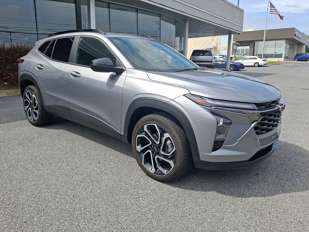 Used 2025 Chevrolet Trax 2RS SUV