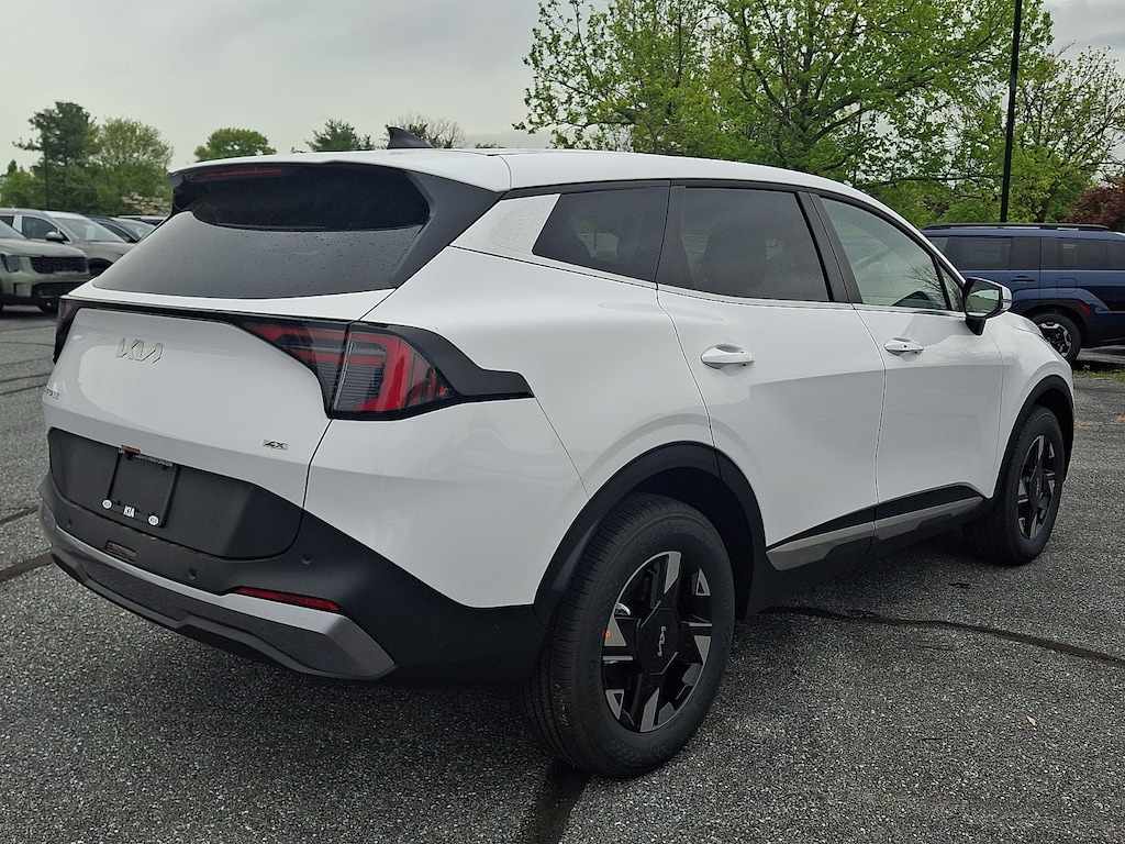 New 2026 Kia Sportage LX SUV