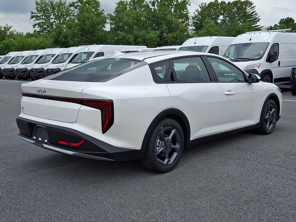 New 2026 Kia K4 LXS Sedan