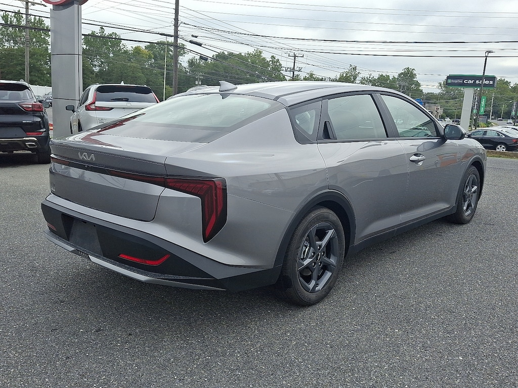 New 2025 Kia K4 LXS Sedan