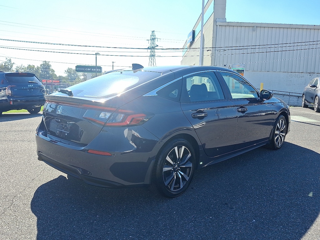 Used 2024 Honda Civic EX-L Hatchback