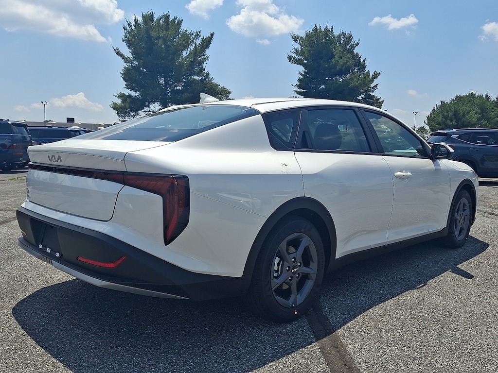 New 2026 Kia K4 LXS Sedan