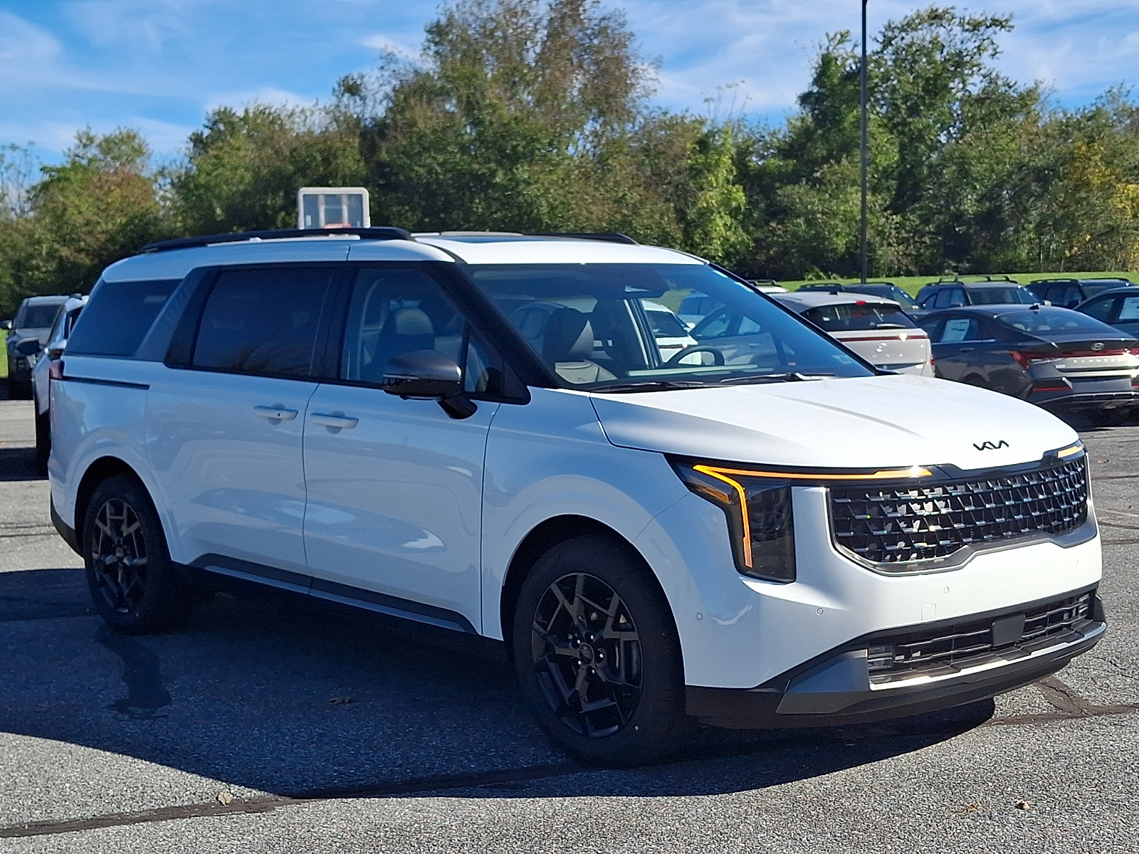 New 2027 Kia Carnival Hybrid SX Van Passenger Van