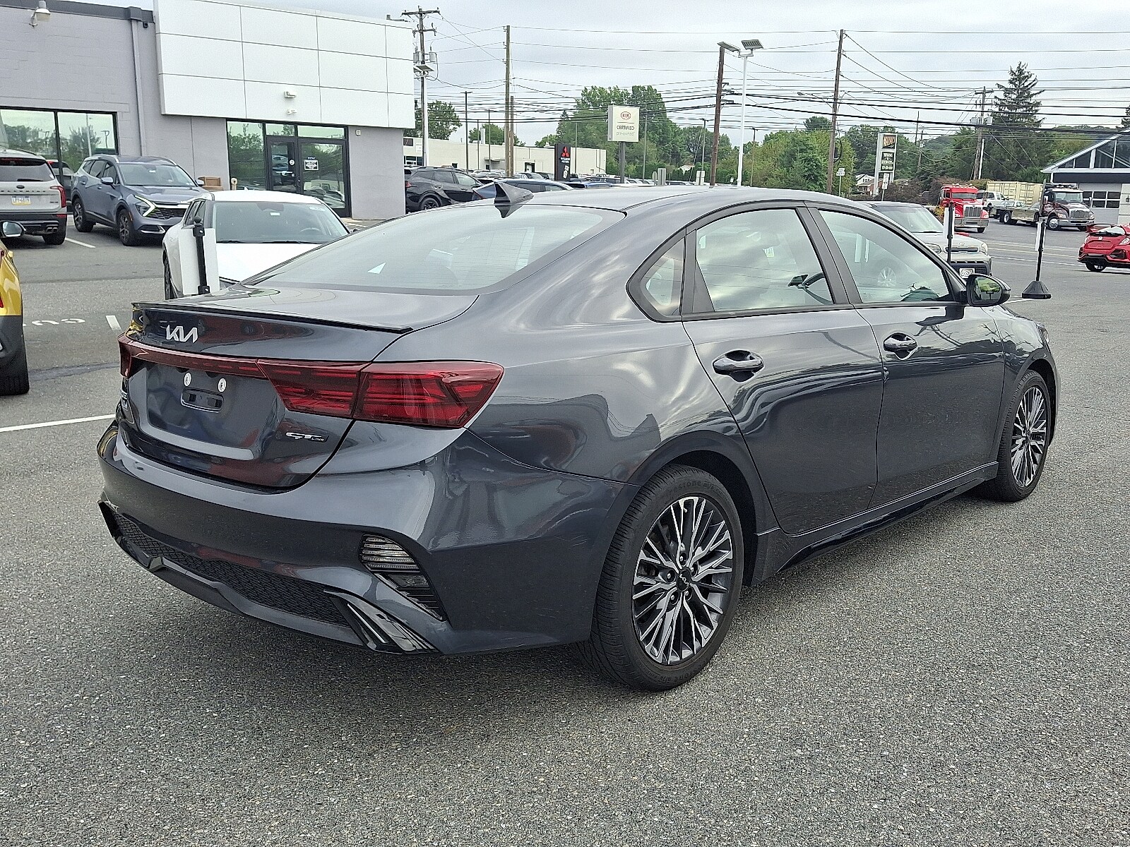 2022 Kia Forte GT-Line photo 4
