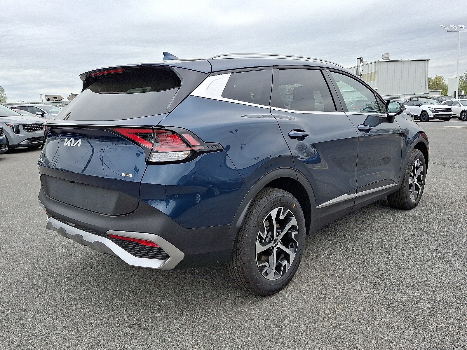 2025 Kia Sportage Hybrid EX photo 3