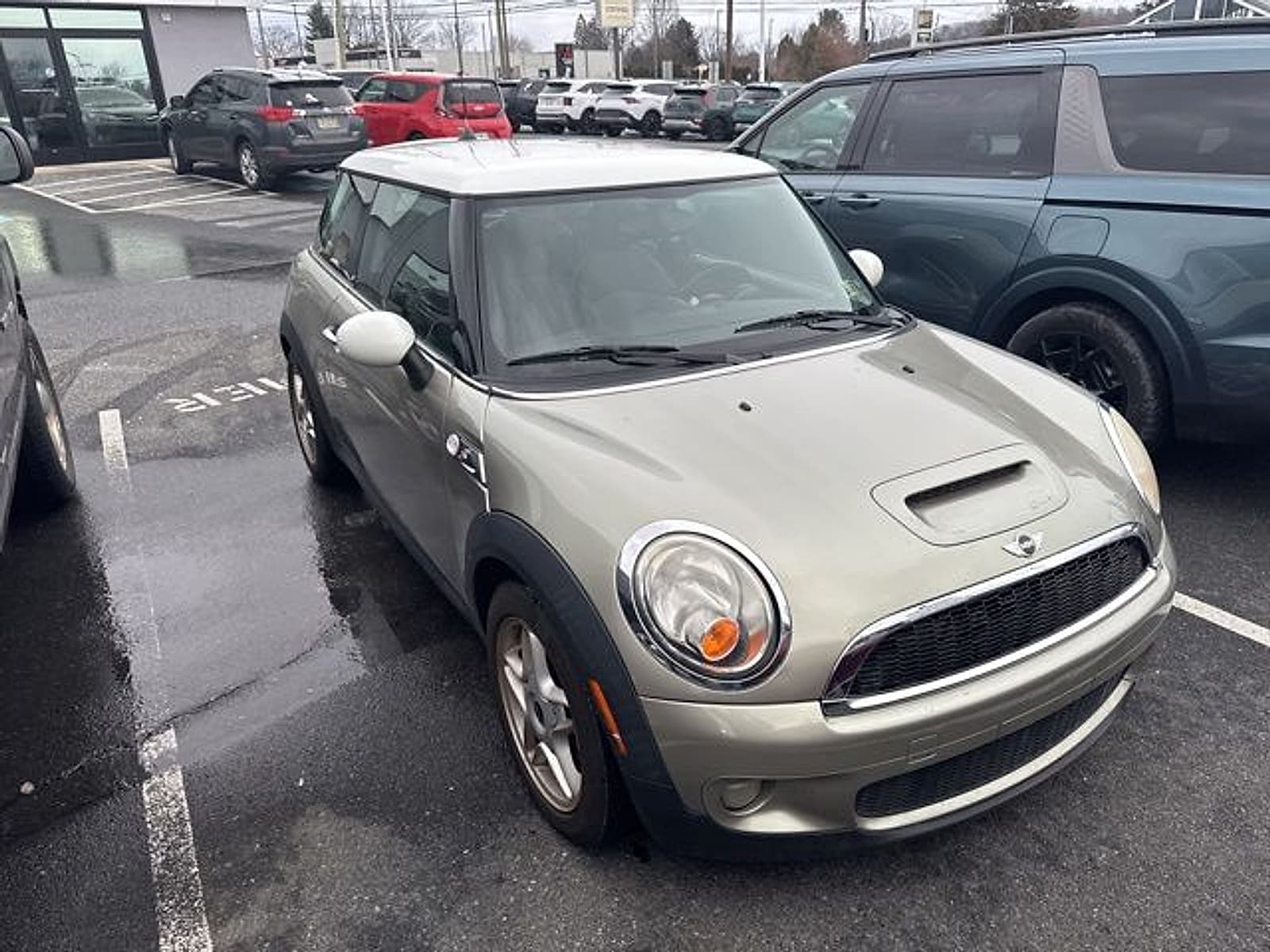 Used 2008 MINI Cooper S with VIN WMWMF73548TV33606 for sale in East Petersburg, PA