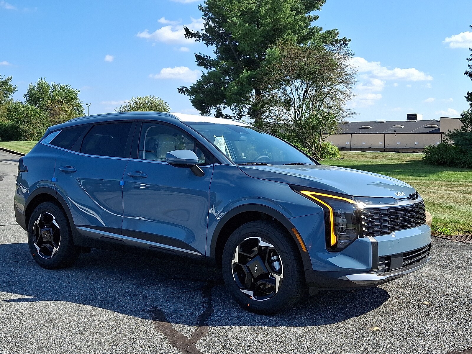 2026 Kia Sportage Hybrid EX photo 2