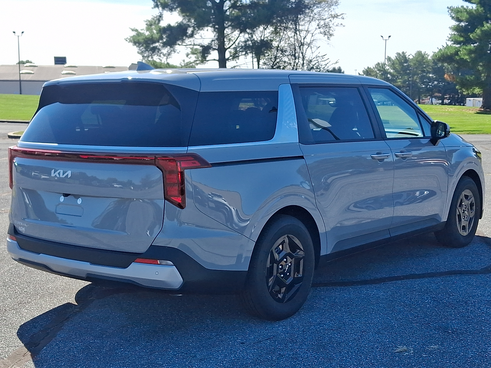 New 2027 Kia Carnival LXS Van Passenger Van