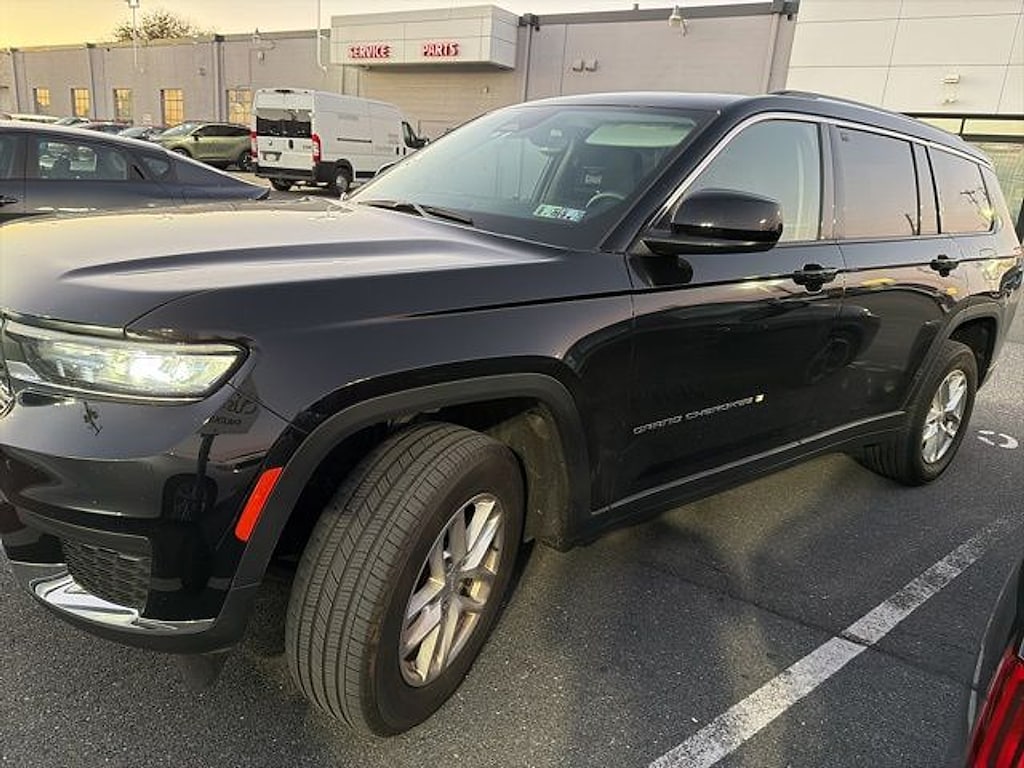 Used 2023 Jeep Grand Cherokee L Laredo SUV