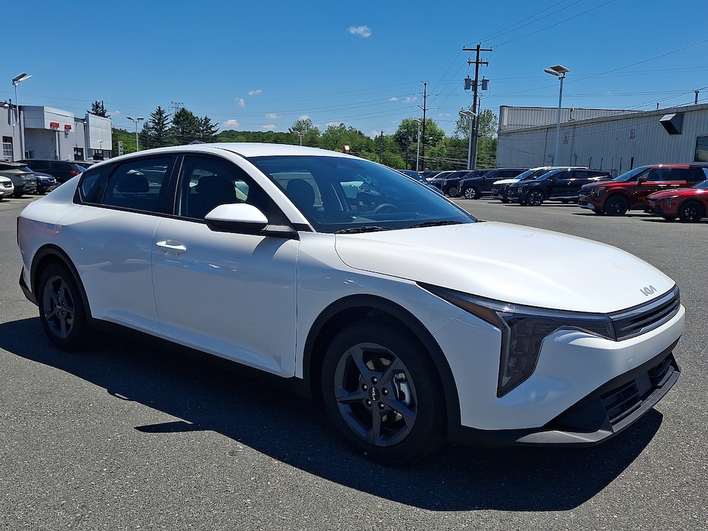 New 2026 Kia K4 LXS Sedan