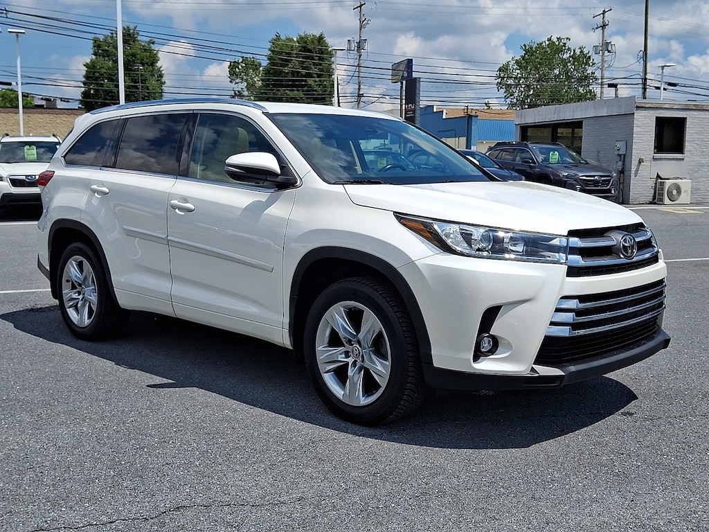 Used 2019 Toyota Highlander Limited V6 SUV
