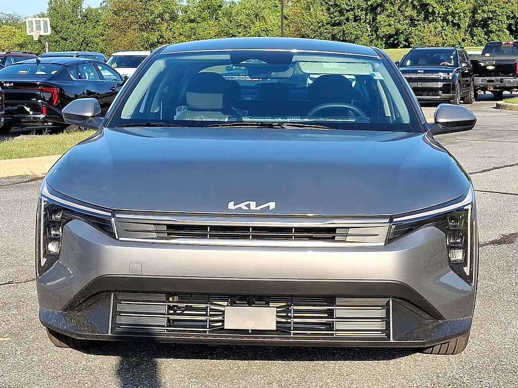 New 2025 Kia K4 LXS Sedan