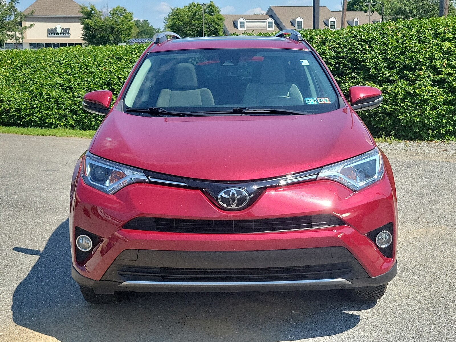 Used 2018 Toyota RAV4 XLE with VIN 2T3RFREV7JW811192 for sale in East Petersburg, PA