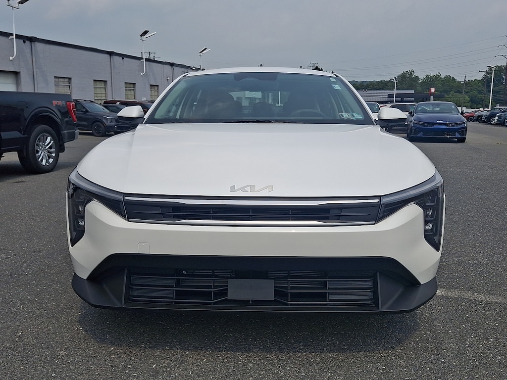 New 2026 Kia K4 LXS Sedan