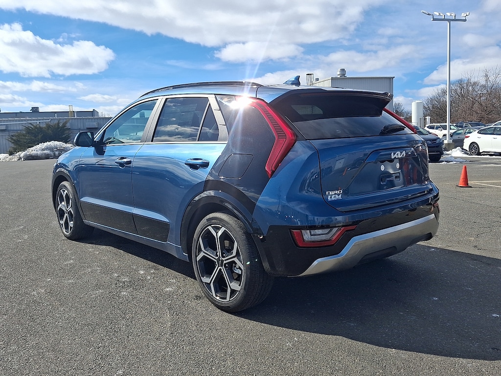 New 2026 Kia Niro SX Touring SUV
