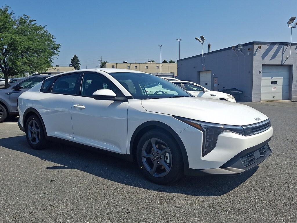New 2026 Kia K4 LX Sedan